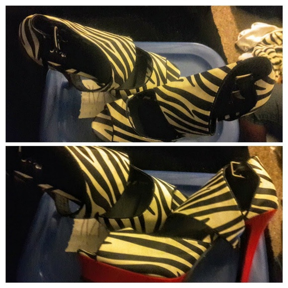 Zibra print heels - Picture 2 of 2